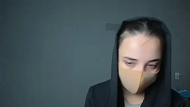 Eva Gloryy online show from 10/08/25, 09:18