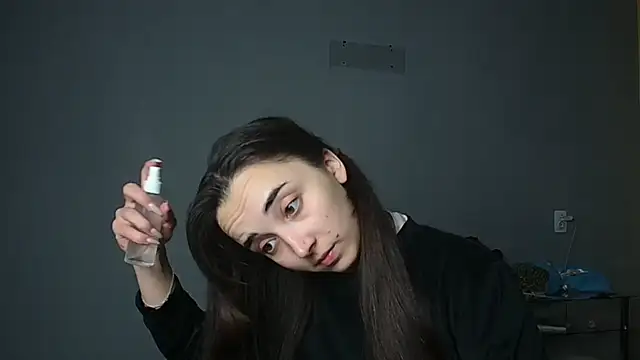 Eva Gloryy online show from 10/16/25, 05:36