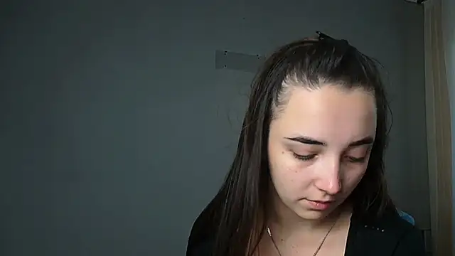 Eva Gloryy online show from 10/30/25, 08:27