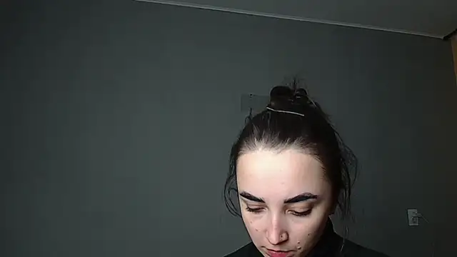 Eva Gloryy online show from 03/23/26, 09:52