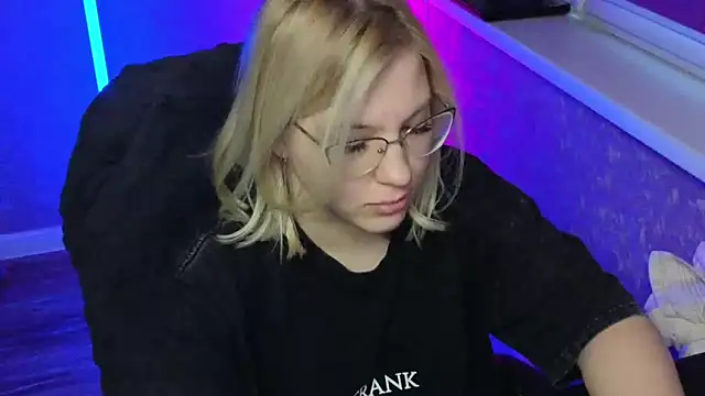 Snapshot of HotBrandyX chatting on 02/27/25, 02:21 HotBrandyX online show from 02/27/25, 02:21