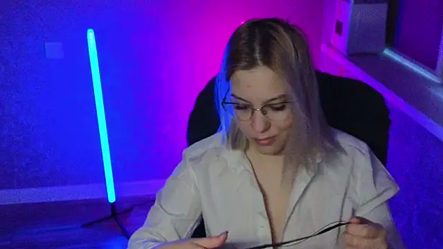 Snapshot of HotBrandyX chatting on 03/07/25, 02:04 HotBrandyX online show from 03/07/25, 02:04