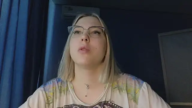 Snapshot of HotBrandyX chatting on 11/10/25, 07:51 HotBrandyX online show from 11/10/25, 07:51