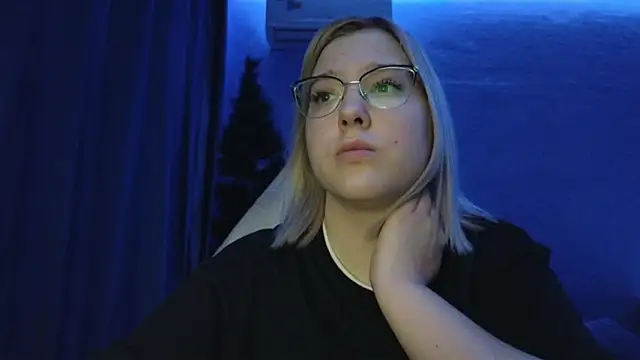 Snapshot of HotBrandyX chatting on 12/15/25, 10:52 HotBrandyX online show from 12/15/25, 10:52