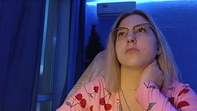 Snapshot of HotBrandyX chatting on 01/08/26, 10:39 HotBrandyX online show from 01/08/26, 10:39