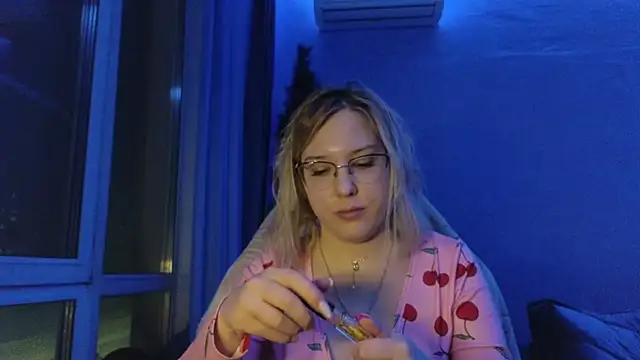 Snapshot of HotBrandyX chatting on 01/11/26, 01:27 HotBrandyX online show from 01/11/26, 01:27