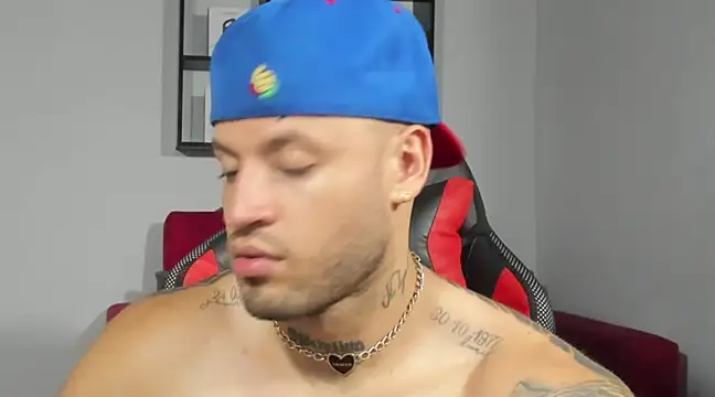 Snapshot of dereckgreen chatting on 02/05/25, 11:17 dereckgreen online show from 02/05/25, 11:17