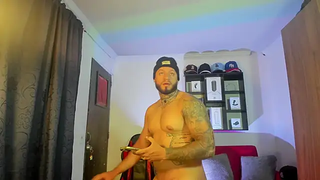 Snapshot of dereckgreen chatting on 09/20/25, 02:12 dereckgreen online show from 09/20/25, 02:12