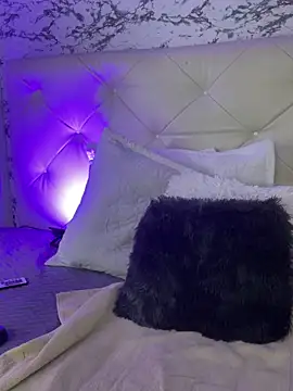 viktoria davis  online show from 02/28/25, 01:37