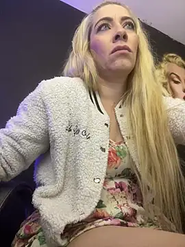 viktoria davis  online show from 10/25/25, 10:59