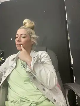 viktoria davis  online show from 01/05/26, 10:24