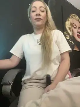 viktoria davis  online show from 01/18/26, 09:40