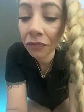 viktoria davis  online show from 02/11/26, 10:26