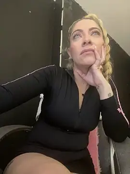 viktoria davis  online show from 02/13/26, 11:34