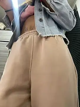 zoe storm online show from 02/07/25, 08:31