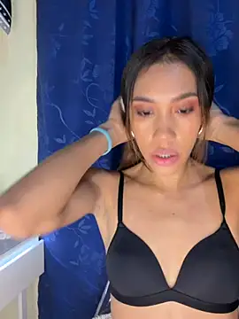 Snapshot of zoe_storm chatting on 02/19/26, 12:28 zoe storm online show from 02/19/26, 12:28