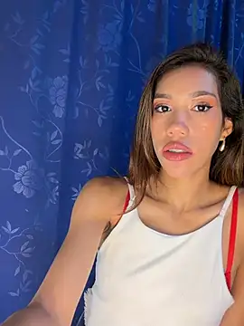 Snapshot of zoe_storm chatting on 02/20/26, 01:35 zoe storm online show from 02/20/26, 01:35