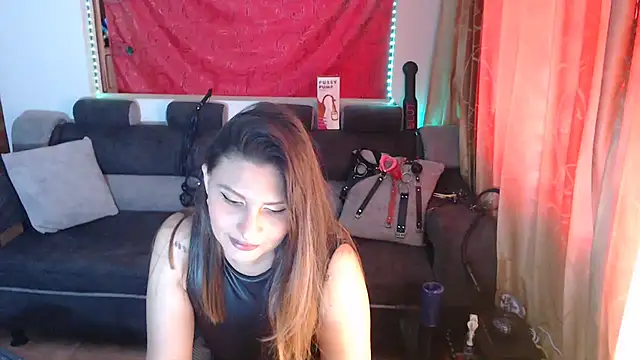 Snapshot of sachaclinford chatting on 10/11/25, 06:28 sachaclinford online show from 10/11/25, 06:28