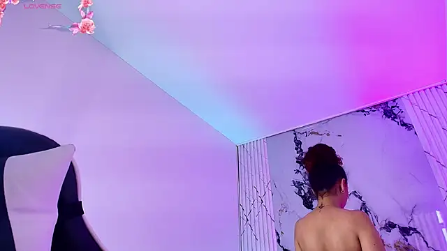 Snapshot of DalayMoore chatting on 09/10/25, 04:40 DalayMoore online show from 09/10/25, 04:40