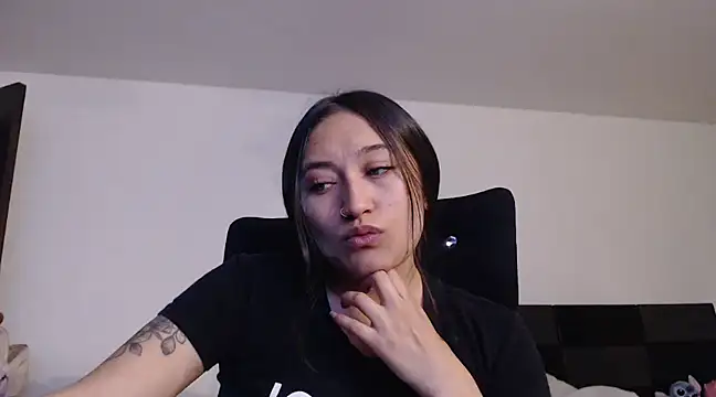 Snapshot of Elsa-bad chatting on 03/02/25, 06:48 Elsa-bad online show from 03/02/25, 06:48