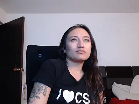 Snapshot of Elsa-bad chatting on 03/02/25, 04:21 Elsa-bad online show from 03/02/25, 04:21