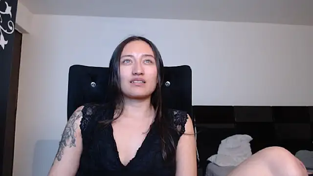 Snapshot of Elsa-bad chatting on 03/05/25, 01:42 Elsa-bad online show from 03/05/25, 01:42