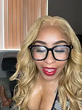 hazelbaby8880 online show from 02/12/25, 10:04