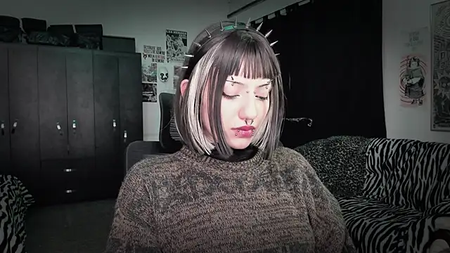 roxy toxic online show from 06/10/26, 12:33