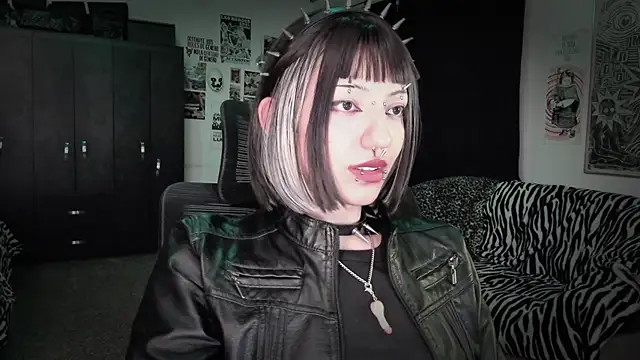 roxy toxic online show from 06/11/26, 02:00