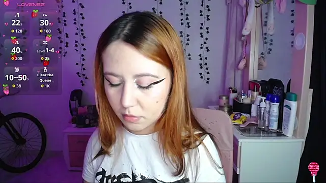 Snapshot of _codeline chatting on 11/11/25, 04:12 codeline online show from 11/11/25, 04:12