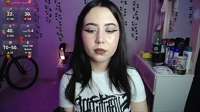 Snapshot of _codeline chatting on 12/19/25, 04:19 codeline online show from 12/19/25, 04:19