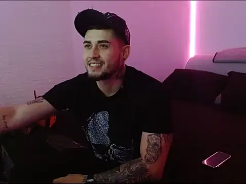 Snapshot of Lliam_2 chatting on 01/18/25, 02:47 Lliam 2 online show from 01/18/25, 02:47