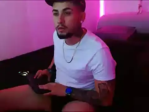 Snapshot of Lliam_2 chatting on 01/26/25, 06:07 Lliam 2 online show from 01/26/25, 06:07