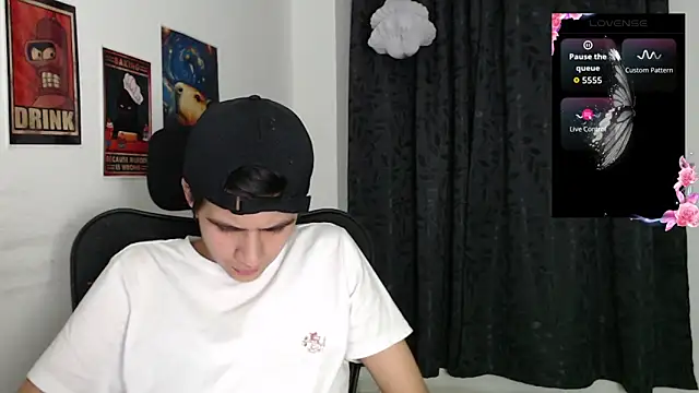 Snapshot of Dha_lia0 chatting on 10/08/25, 03:26 Dha lia0 online show from 10/08/25, 03:26