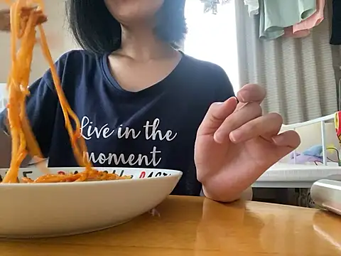 Snapshot of riri_riri_jp chatting on 09/21/25, 05:42 riri riri jp online show from 09/21/25, 05:42