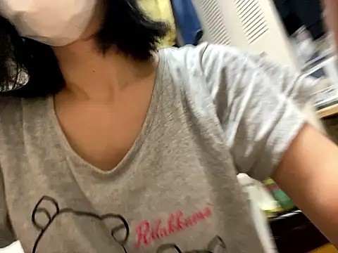 Snapshot of riri_riri_jp chatting on 09/24/25, 11:35 riri riri jp online show from 09/24/25, 11:35