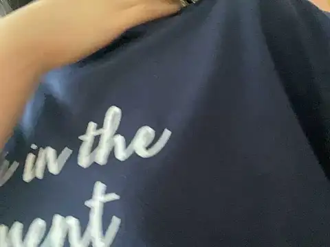 Snapshot of riri_riri_jp chatting on 09/28/25, 05:35 riri riri jp online show from 09/28/25, 05:35