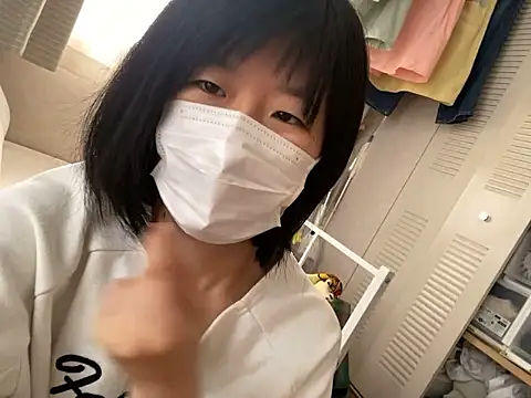 Snapshot of riri_riri_jp chatting on 10/12/25, 05:06 riri riri jp online show from 10/12/25, 05:06