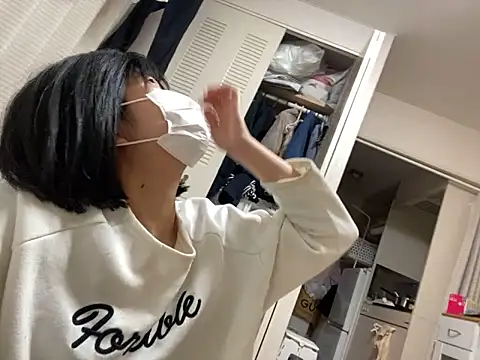 Snapshot of riri_riri_jp chatting on 10/14/25, 10:05 riri riri jp online show from 10/14/25, 10:05