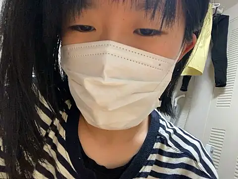 Snapshot of riri_riri_jp chatting on 10/19/25, 03:34 riri riri jp online show from 10/19/25, 03:34