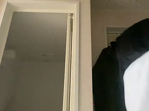 Snapshot of riri_riri_jp chatting on 11/12/25, 10:26 riri riri jp online show from 11/12/25, 10:26