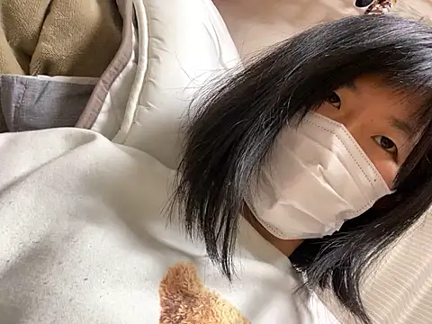 Snapshot of riri_riri_jp chatting on 12/17/25, 10:54 riri riri jp online show from 12/17/25, 10:54