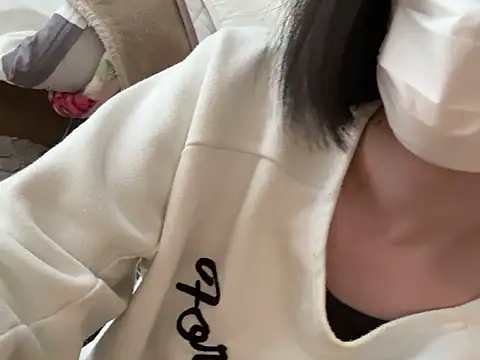 Snapshot of riri_riri_jp chatting on 02/01/26, 06:45 riri riri jp online show from 02/01/26, 06:45