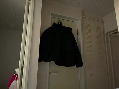 Snapshot of riri_riri_jp chatting on 02/04/26, 01:06 riri riri jp online show from 02/04/26, 01:06