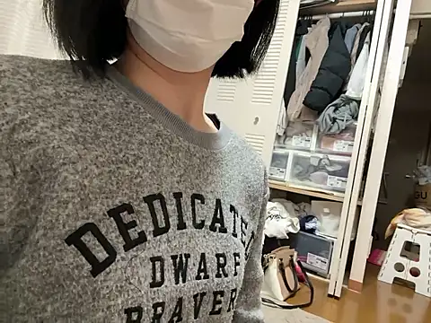 Snapshot of riri_riri_jp chatting on 02/28/26, 10:27 riri riri jp online show from 02/28/26, 10:27