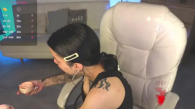 Nicole Foxx  online show from 02/05/26, 07:18