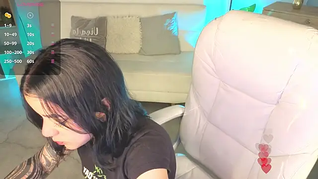 Nicole Foxx  online show from 02/27/26, 07:25