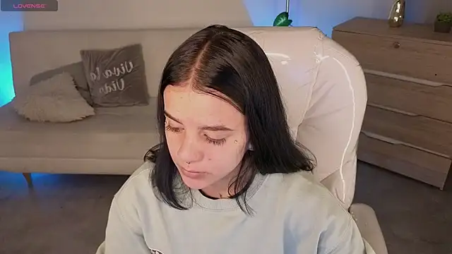 Nicole Foxx  online show from 03/15/26, 06:14