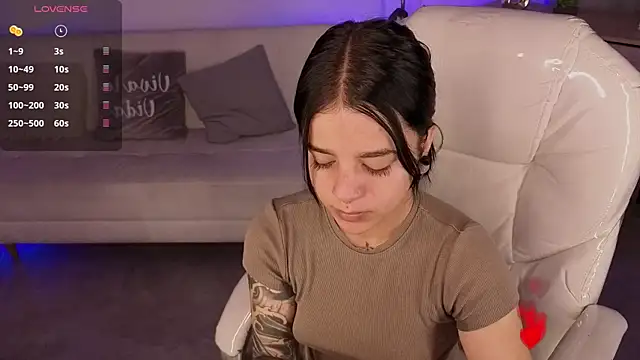 Nicole Foxx  online show from 03/26/26, 07:52