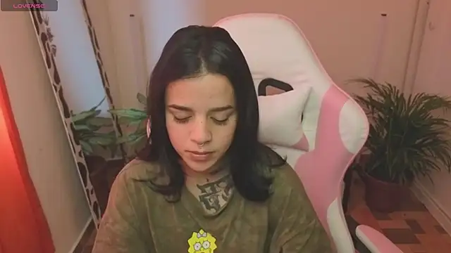 Nicole Foxx  online show from 05/17/26, 09:33